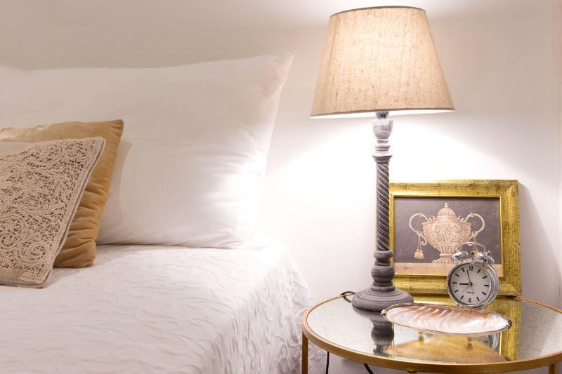 Your Home In Bairro Alto Lisbon Room photo