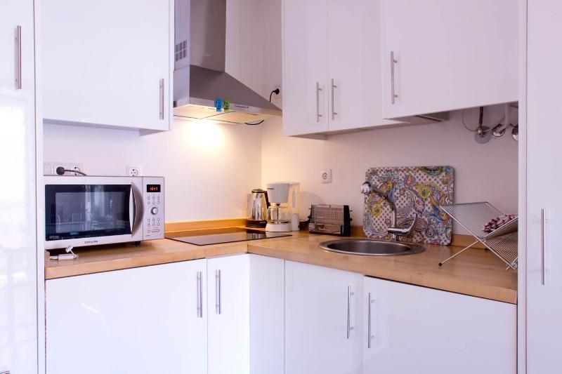 Your Home In Bairro Alto Lisbon Room photo